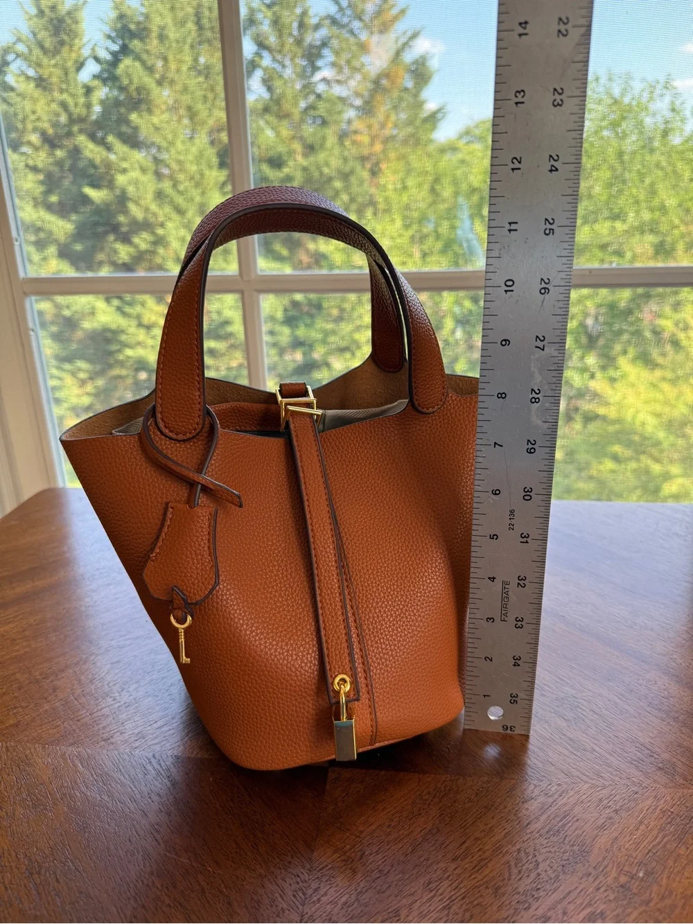 NWOT Women's Pebbled Leather or Faux Leather Bucket Bag with Drawstring Insert